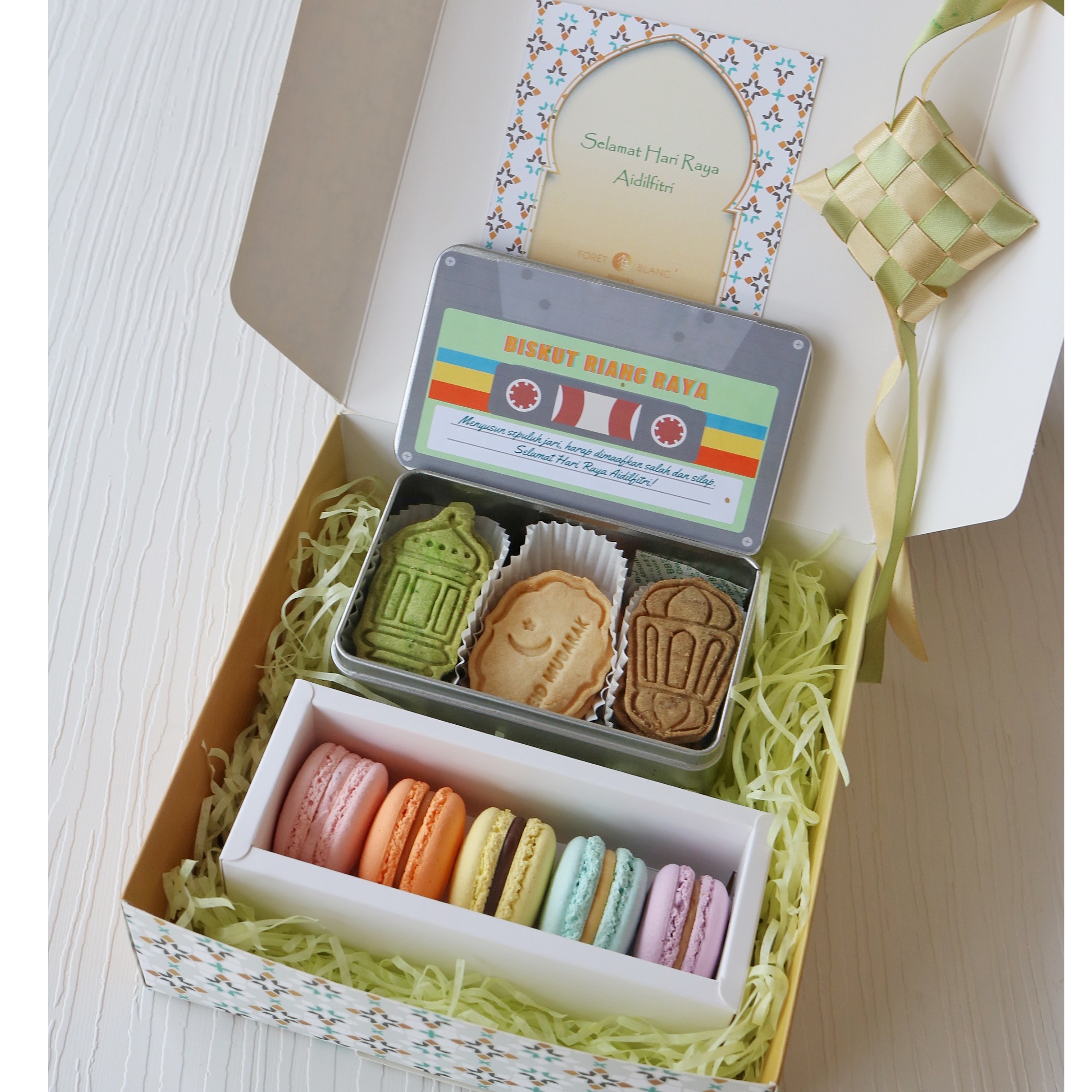 Riang Raya Cookie & Macaron Gift Box