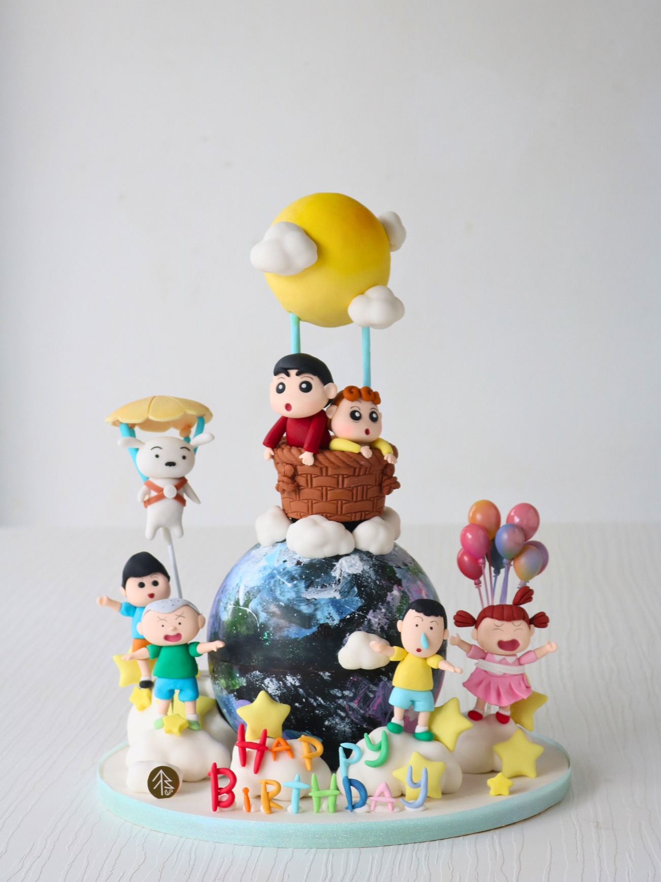 Shin Chan Chocolate Pinata Cake