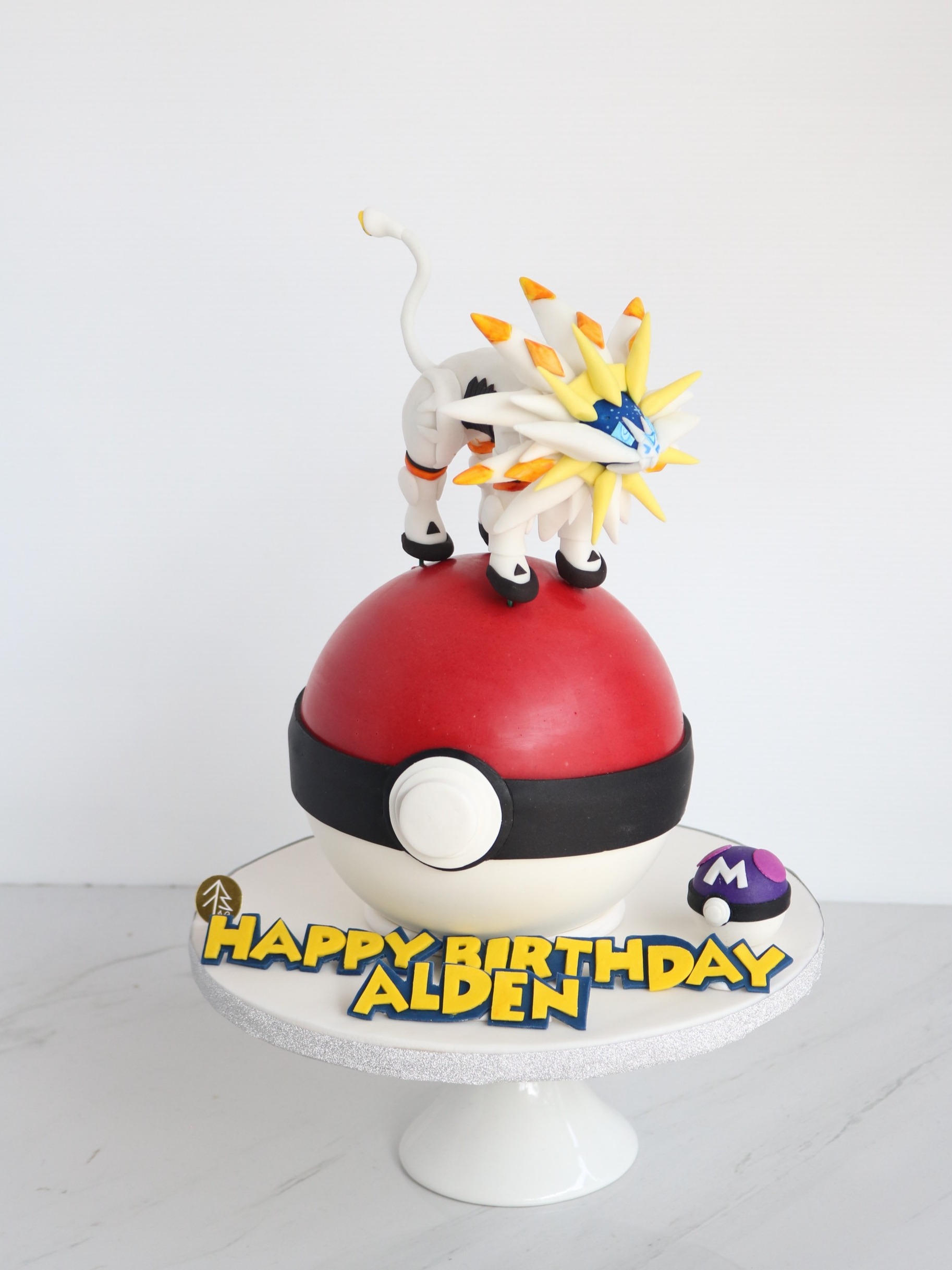 Pokemon Pokeball Cake