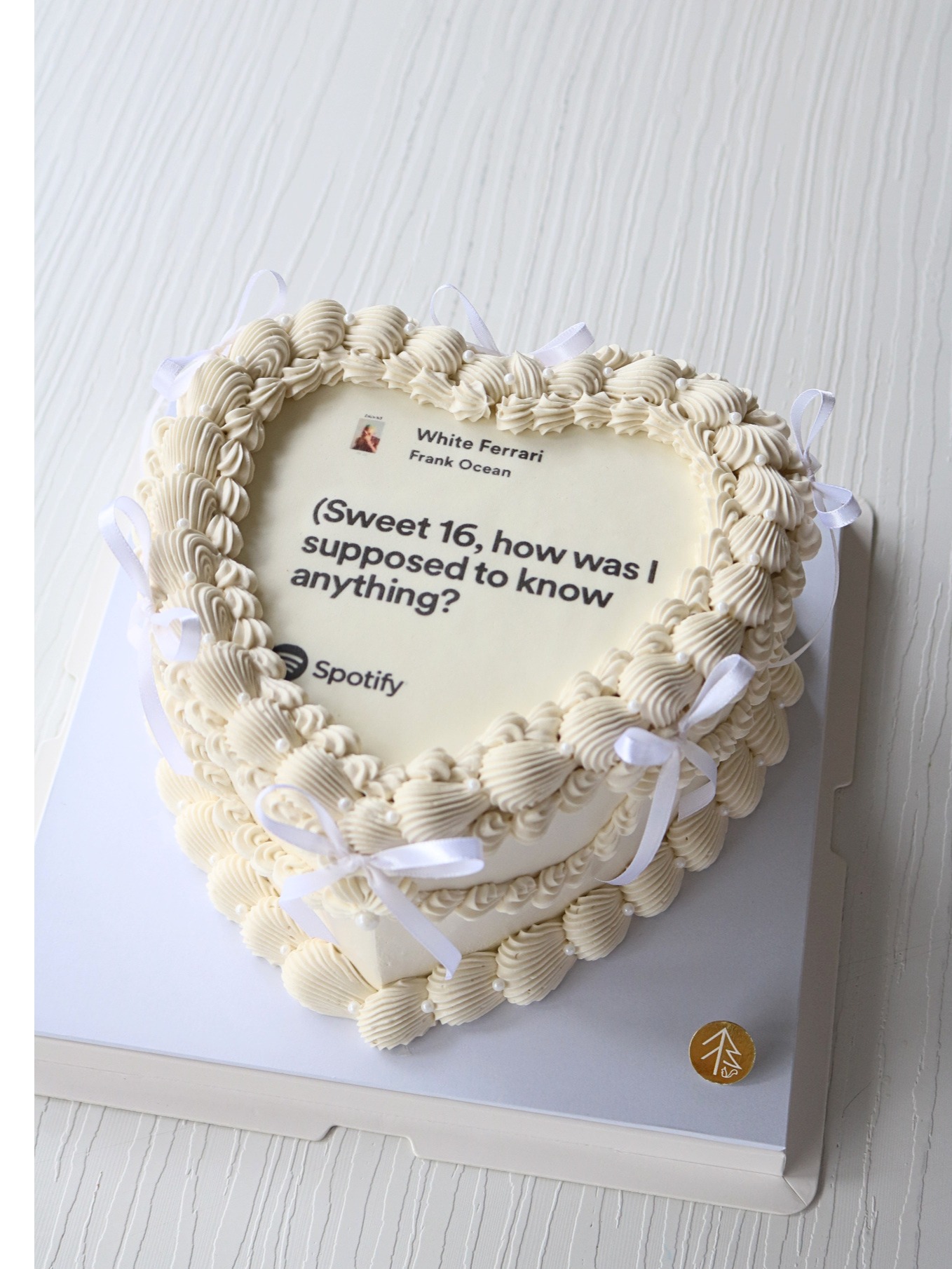 White Heart Vintage Buttercream Cake