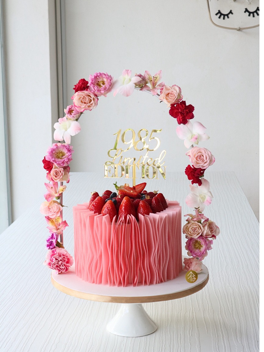 Wafer Paper Cake With Flower Arch