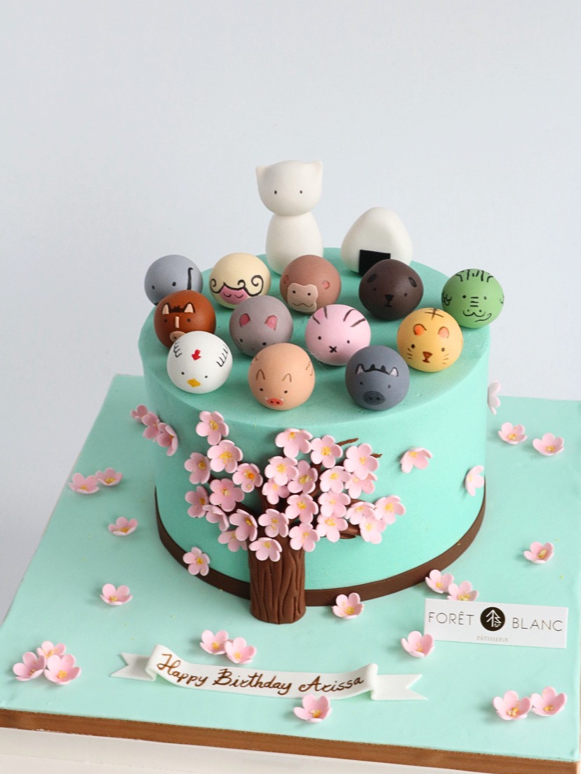 Zodiac Animal Cake 1