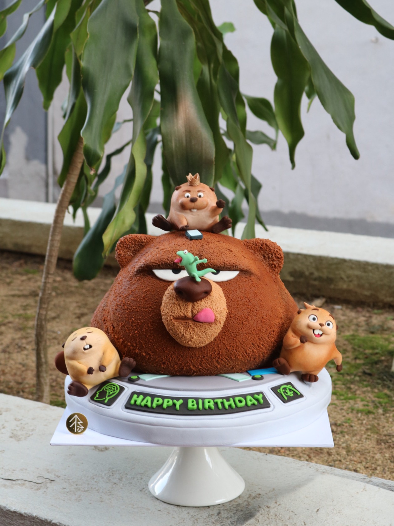 Bear Hopper Cake With Fondant Figurine