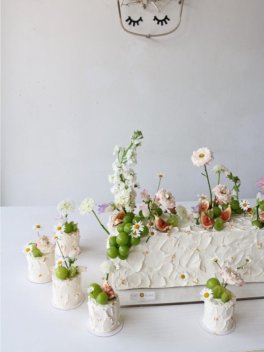 Rectangle Table Cake With Mini Cake Set - Wedding Cake