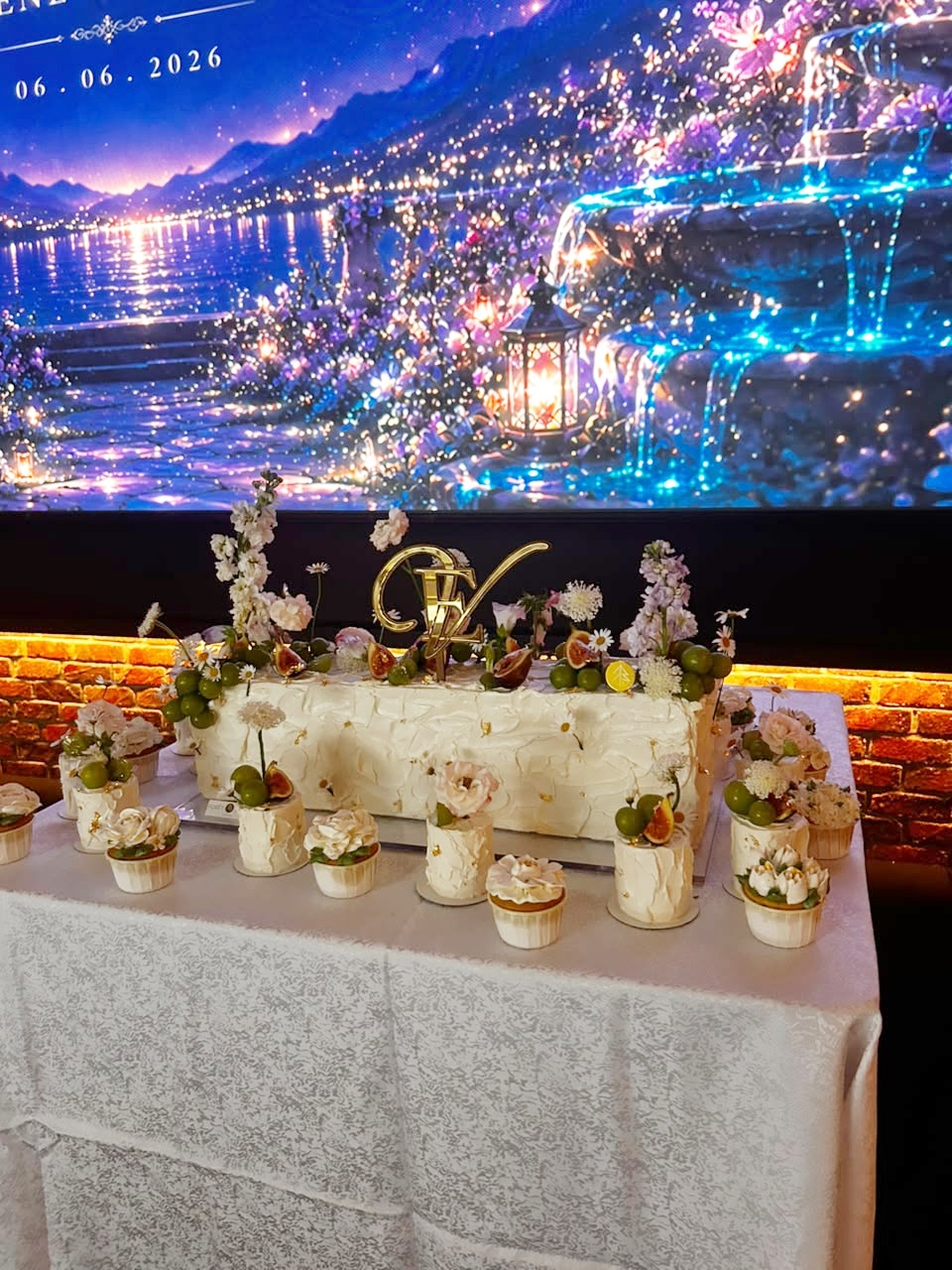 Rectangle Table Cake With Mini Cake Set - Wedding Cake