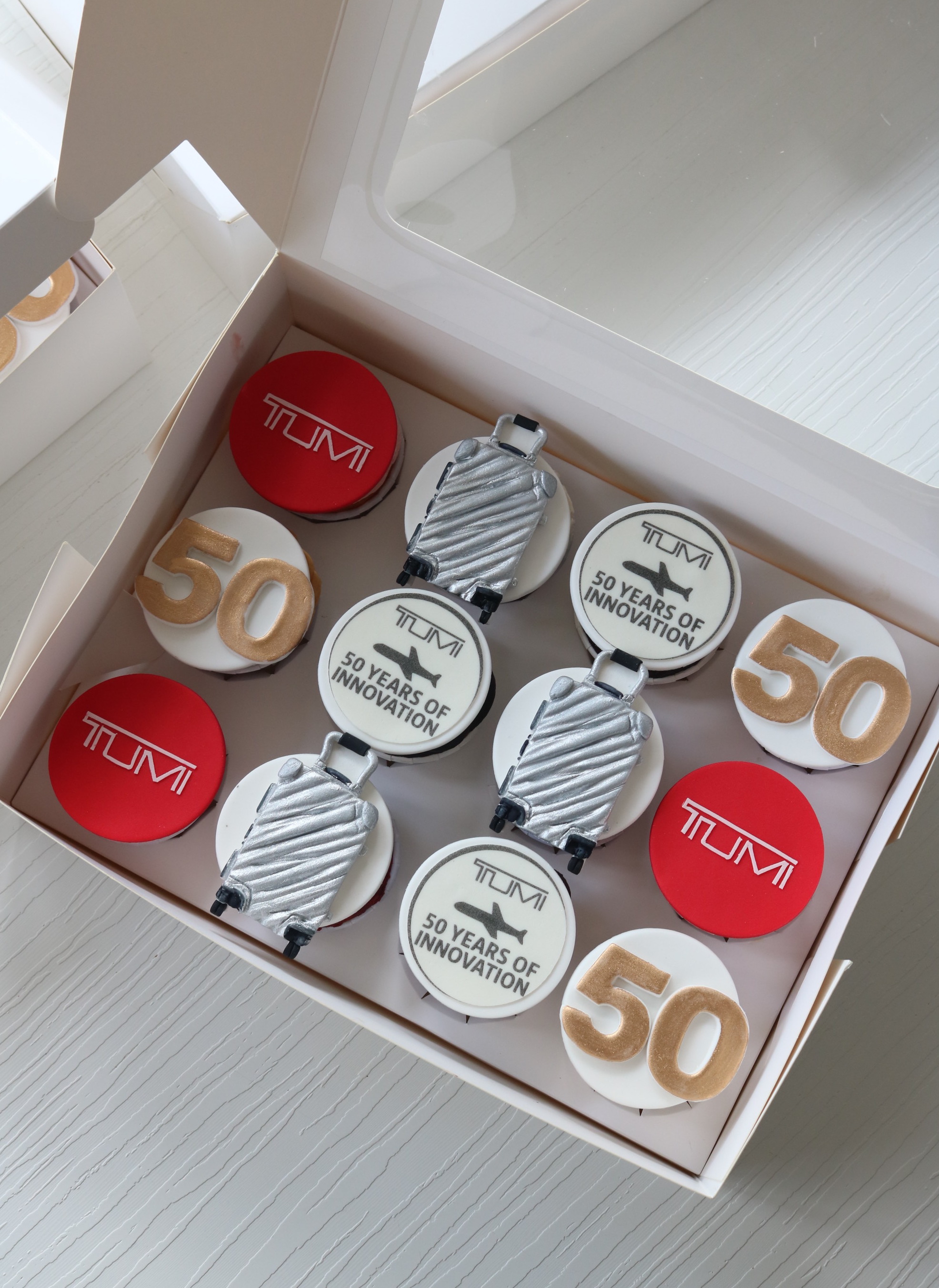 Travel Luggage Cupcake