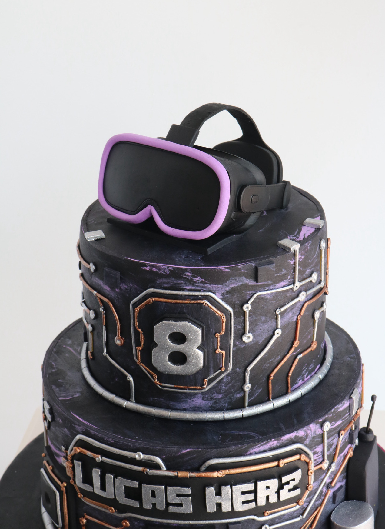 VR Head Gear Cake