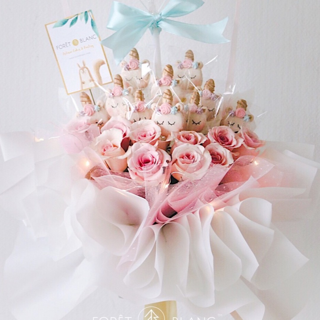 Unicorn Macaron Floral Balloon Bouquet