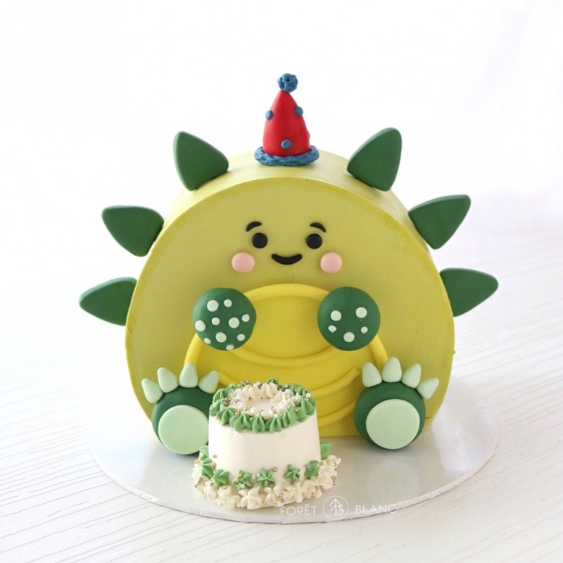 Little Dinosaur Buttercream Cake