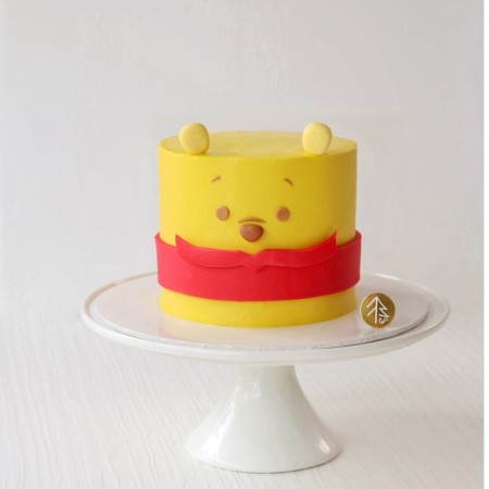 Pooh Bear Cake 4"