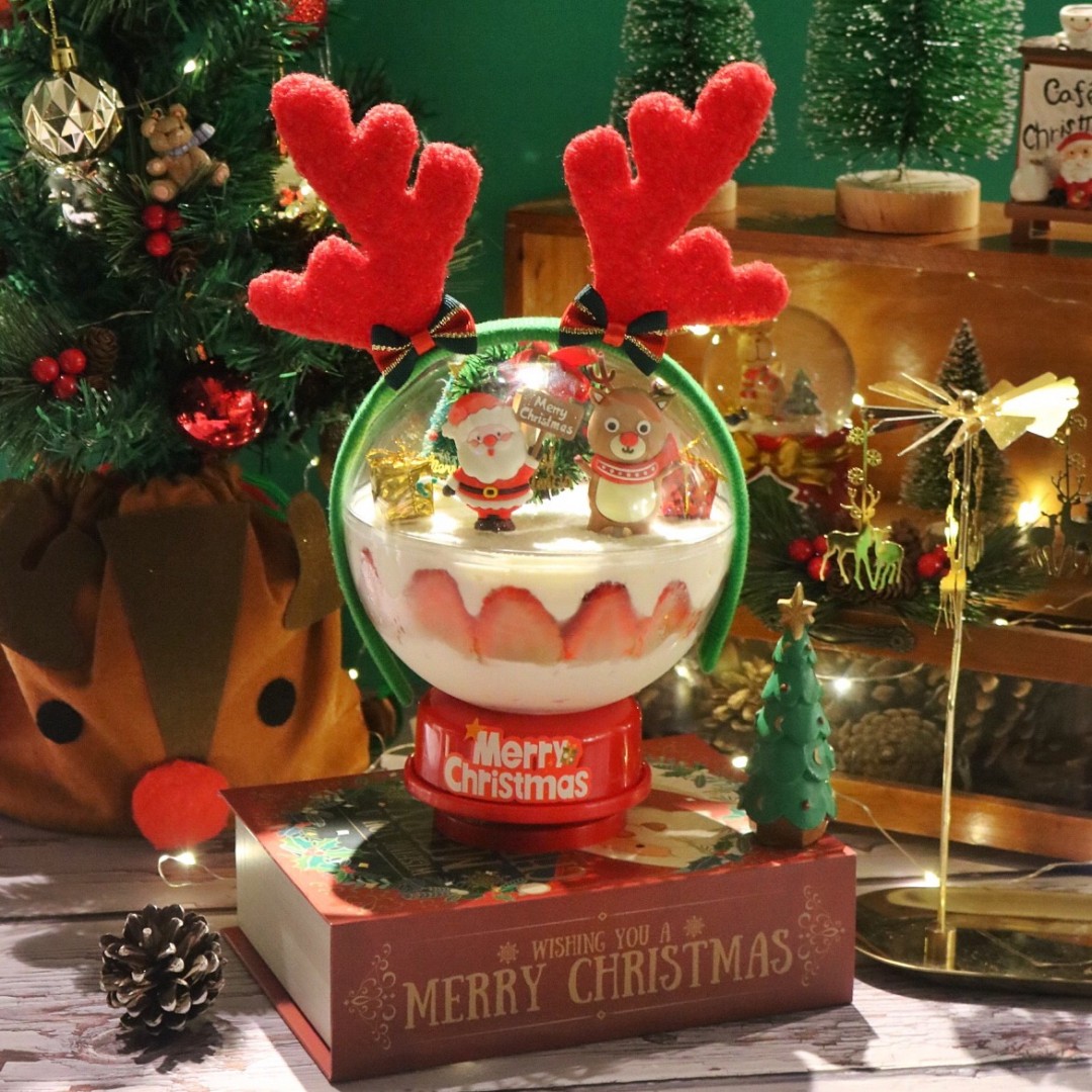Music Christmas Globe cake