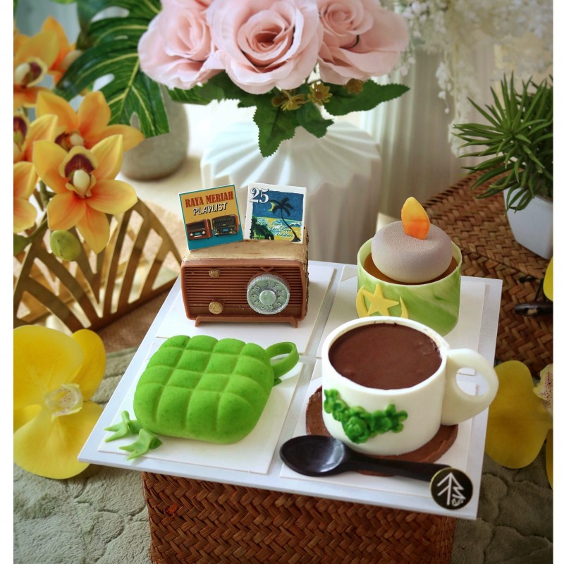 Nostalgia Raya Petit Cake Set