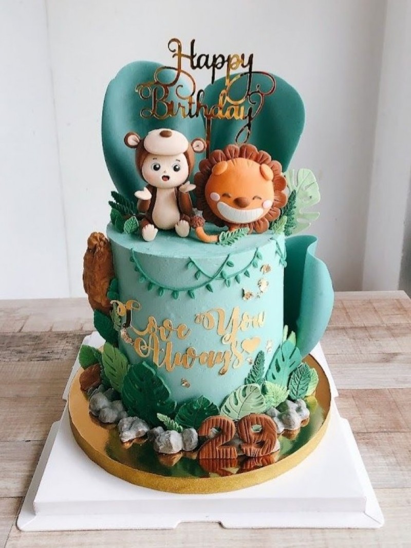 Monkey Lion Safari Cake