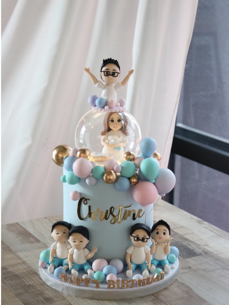 Pregnant Mom with Kids Cake