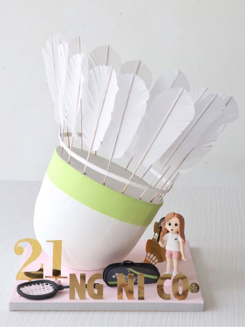 Badminton Shuttlecock Cake