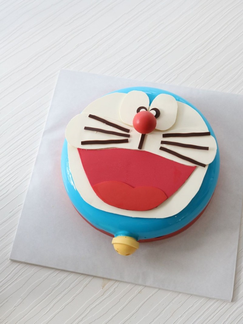 Doraemon Entremet Mousse Cake