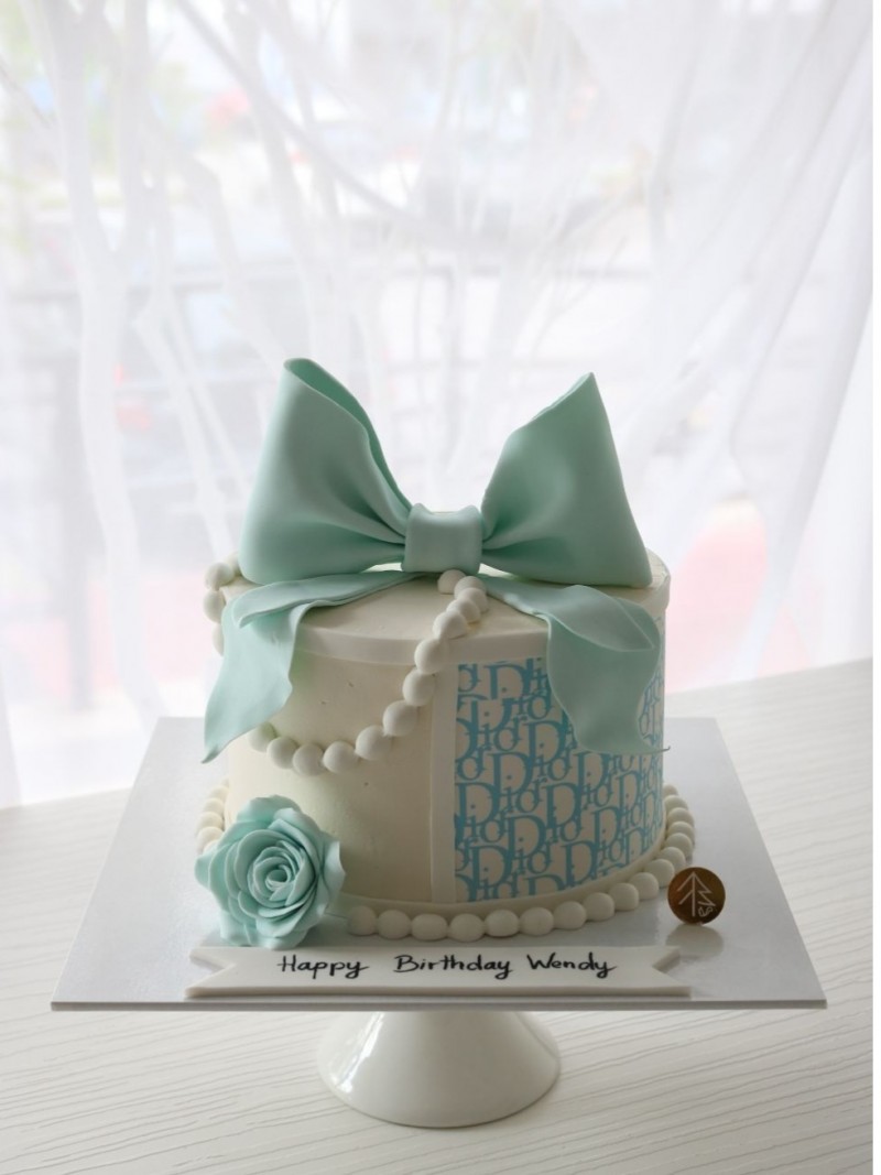 Dior Ribbon Cake (Blue)