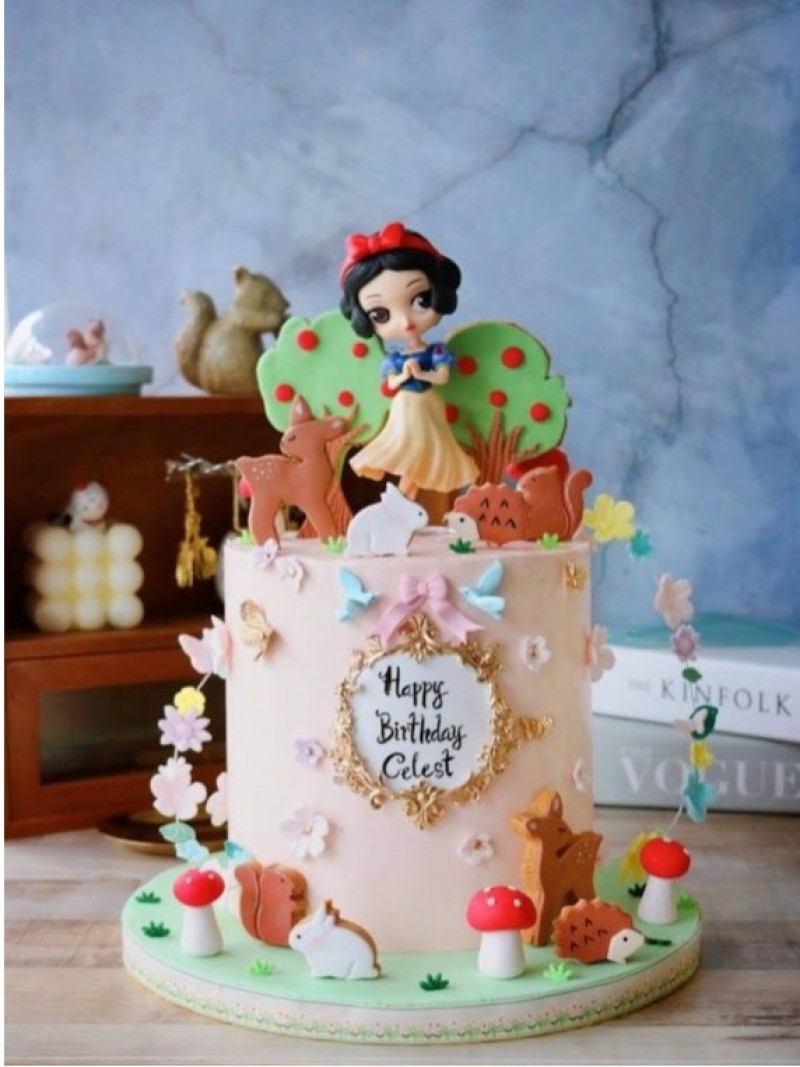 Snow White Cake