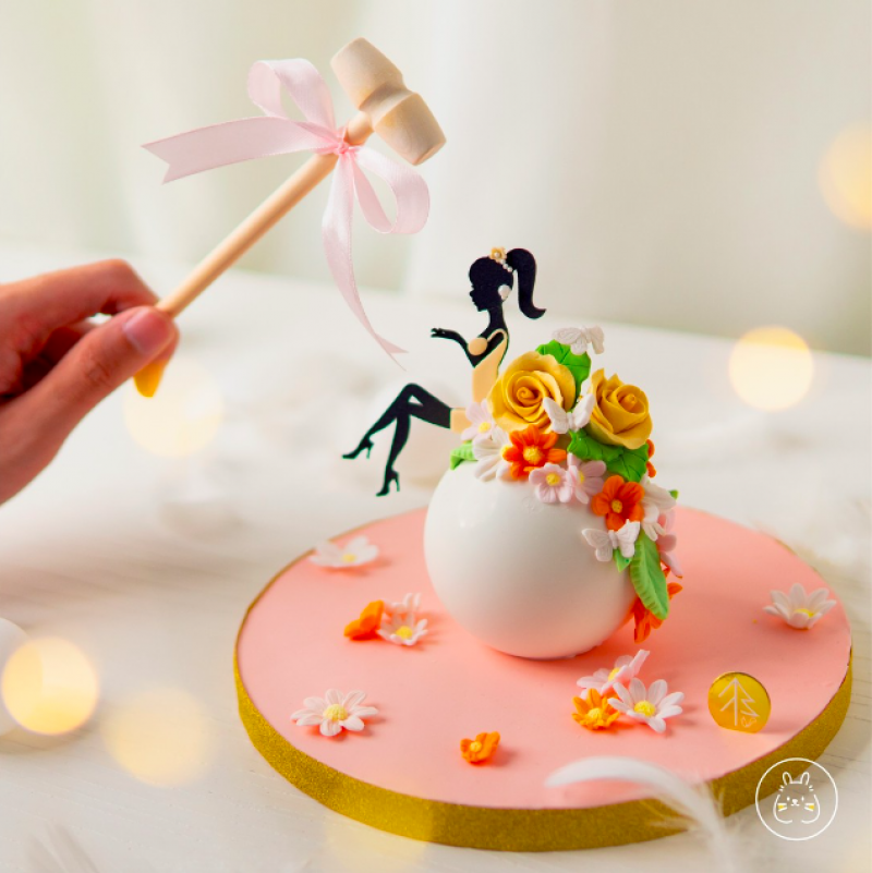 Floral Lady Silhoutte Chocolate PInata