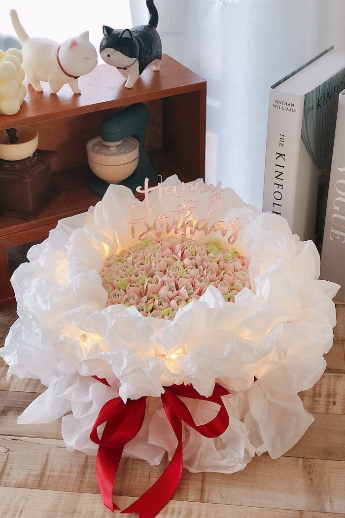 Daisy Flower Bouquet Cake