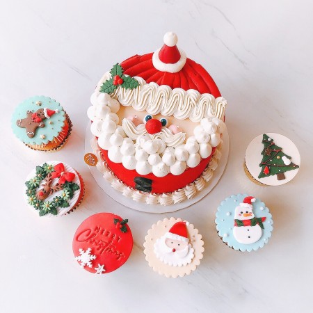 Santa Claus Christmas Cake + Cupcake